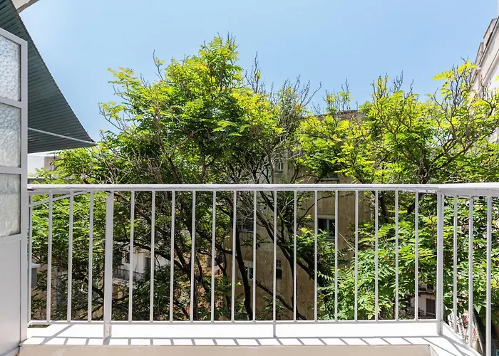 Rotunda Living Atmabnb1 아파트 *